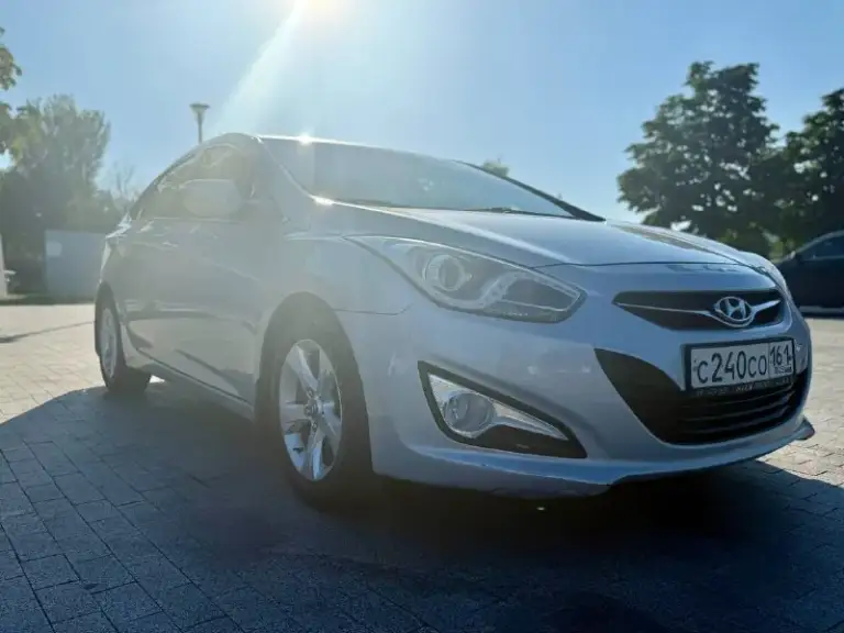 Hyundai i40, 2013 г. Пробег: 160 000 км кузов: седан двигатель: бензин, 2.0 л кпп: автомат привод: передний
💡 Описание: продаю ухоженный и надёжный hyundai i40 седан 2013 года. Машина в отличном техническом состоянии, полностью готова к эксплуатации.
2 Владельца по птс
Чистый птс, автомобиль не участвовал в дтп
Регулярное обслуживание каждые 10 тыс. Км, есть сервисная история
Акпп работает плавно, без пинков и задержек
Двигатель сухой, без посторонних шумов, масло не расходует
Подвеска обслужена, ничего не стучит
Салон чистый, не прокуренный, кожа/ткань без повреждений
Богатая комплектация:
Двухзонный климат-контроль
Круиз-контроль
Подогрев передних и сидений
Мультимедиа
Парктроники
Датчики дождя и света
Камера заднего вида
Новый аккумулятор, свежая зимняя резина
Вложений не требует, сел и поехал
🚗 Цена: 1 250 000 📍 осмотр: (донецк/макеевка) ☎ контакт: (+79494878907) - фотография - 2