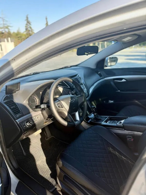 Hyundai i40, 2013 г. Пробег: 160 000 км кузов: седан двигатель: бензин, 2.0 л кпп: автомат привод: передний
💡 Описание: продаю ухоженный и надёжный hyundai i40 седан 2013 года. Машина в отличном техническом состоянии, полностью готова к эксплуатации.
2 Владельца по птс
Чистый птс, автомобиль не участвовал в дтп
Регулярное обслуживание каждые 10 тыс. Км, есть сервисная история
Акпп работает плавно, без пинков и задержек
Двигатель сухой, без посторонних шумов, масло не расходует
Подвеска обслужена, ничего не стучит
Салон чистый, не прокуренный, кожа/ткань без повреждений
Богатая комплектация:
Двухзонный климат-контроль
Круиз-контроль
Подогрев передних и сидений
Мультимедиа
Парктроники
Датчики дождя и света
Камера заднего вида
Новый аккумулятор, свежая зимняя резина
Вложений не требует, сел и поехал
🚗 Цена: 1 250 000 📍 осмотр: (донецк/макеевка) ☎ контакт: (+79494878907) - фотография - 7