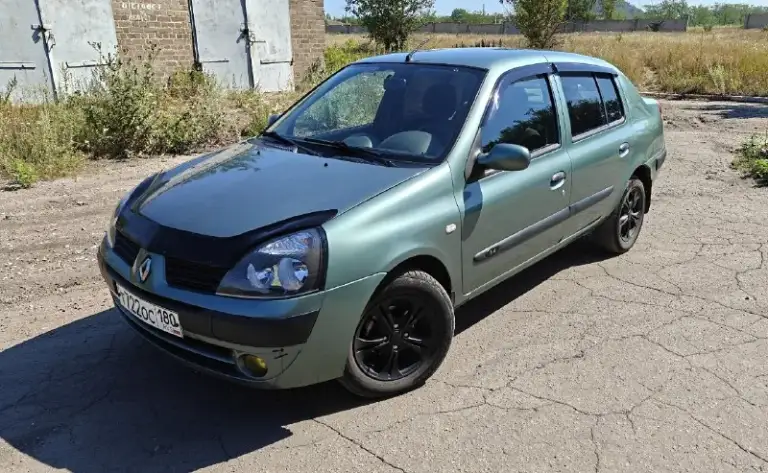 Renault clio ii 2006г. 1.4 8v  пробег - 159000км, цена - 280к рублей. Отличное состояние, каждый день на ходу, кондиционер морозит, печка жарит, заводится и едет в любую погоду по любым дорогам, поменяно - радиаторы охлаждения и кондиционера + вентилятор, стойки вкруг, тормоза вкруг, все подушки двигателя, ремни ролики, корпус термостата алюминиевый (заводской - пластиковый и он всегда течет), прокладка гбц тоже заменена с маслосъемными колплчками, катушка зажигания оригинал нового образца, вв провода нулевого сопротивления (вечные), в задних пружинах стоят пневмобалоны - можно грузить багажник, 4-ех канальный усилитель с динамиками вкруг, руль в коже, есть багажник на крышу, зимний комплект колес в сборе, иммобилайзер, электро зеркала, корректор фар, гидроусилитель, центральный замок, птф, диодные лампы в фарах. Из косяков - передний бампер, где-то сколы, сопливит пару сальников. Документы чистые, страховка переоформляется на нового владельца. Донецк. +7949 324 98 10.
📞 Звоните: +7(949)3249810 - фотография - 2