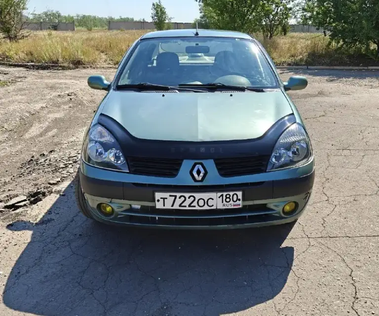 Renault clio ii 2006г. 1.4 8v  пробег - 159000км, цена - 280к рублей. Отличное состояние, каждый день на ходу, кондиционер морозит, печка жарит, заводится и едет в любую погоду по любым дорогам, поменяно - радиаторы охлаждения и кондиционера + вентилятор, стойки вкруг, тормоза вкруг, все подушки двигателя, ремни ролики, корпус термостата алюминиевый (заводской - пластиковый и он всегда течет), прокладка гбц тоже заменена с маслосъемными колплчками, катушка зажигания оригинал нового образца, вв провода нулевого сопротивления (вечные), в задних пружинах стоят пневмобалоны - можно грузить багажник, 4-ех канальный усилитель с динамиками вкруг, руль в коже, есть багажник на крышу, зимний комплект колес в сборе, иммобилайзер, электро зеркала, корректор фар, гидроусилитель, центральный замок, птф, диодные лампы в фарах. Из косяков - передний бампер, где-то сколы, сопливит пару сальников. Документы чистые, страховка переоформляется на нового владельца. Донецк. +7949 324 98 10.
📞 Звоните: +7(949)3249810 - фотография - 3
