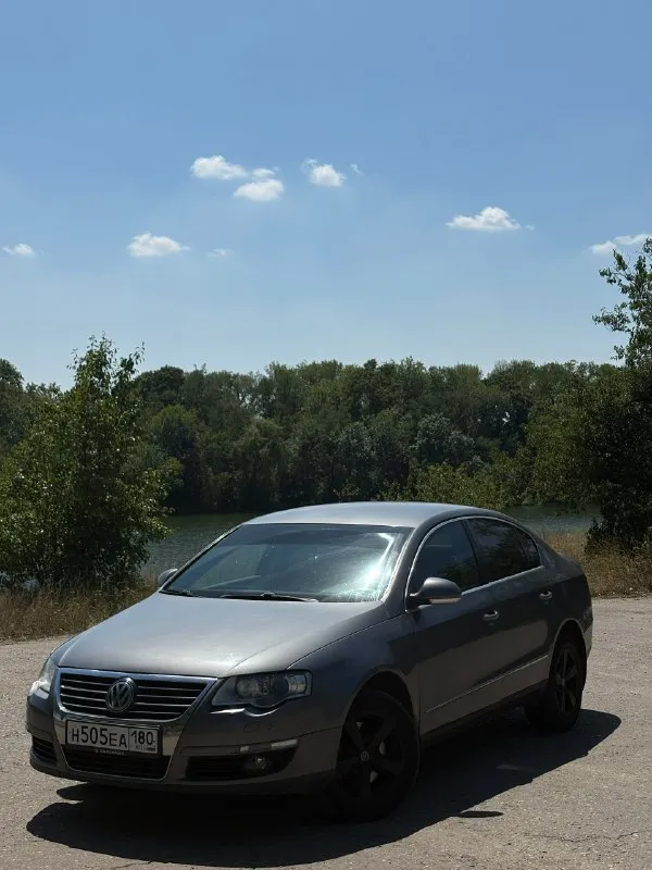 Продам немецкий лайнер volkswagen passat b6 🇩🇪
Год выпуска: 2006 год!
Пробег: 257 тыс. Км.
Коробка: автомат ( японский aisin )
Объем мотора: 2.0 fsi
Привод: передний
Очень богатая комплектация: датчик света, дождя, адаптивная оптика, передние и задние парктроники, autohold, электроручник, задние шторки, abs, esp, салон кожа-алькантара, двухзонный климат-контроль, круиз-контроль, подсветка поворотов, обогрев боковых зеркал, заднего и лобового стекла.
В фарах стоят хорошие led лампы.
Все работает исправно.
Продажа без номеров. Переоформление без проблем, я собственник.
В автомобиле лежит руководство об эксплуатации, до определенного времени обслуживался у официального дилера.
Всего 2 хозяина. Был куплен первым в автосалоне в донецке
Цена: 850.000₽ (торг присутствует)
📞Обращаться в лс или по номеру телефона +79493844577
Автомобиль находится в шахтерске.
📞 Звоните: +7(949)3844577 - фотография - 2