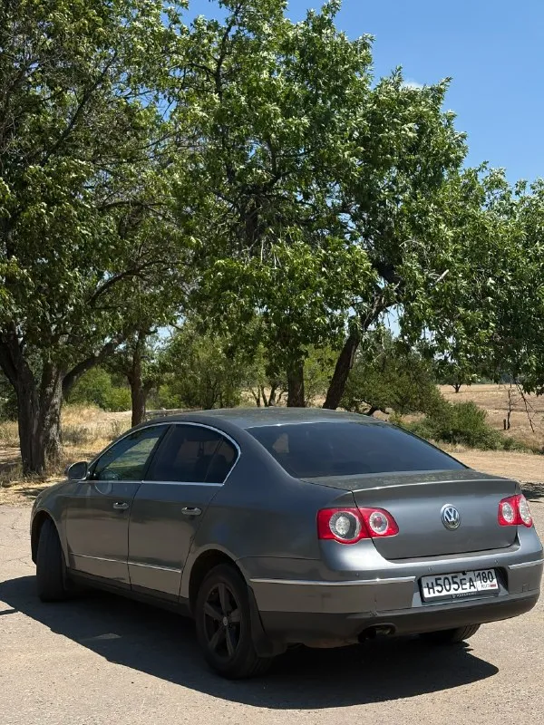 Продам немецкий лайнер volkswagen passat b6 🇩🇪
Год выпуска: 2006 год!
Пробег: 257 тыс. Км.
Коробка: автомат ( японский aisin )
Объем мотора: 2.0 fsi
Привод: передний
Очень богатая комплектация: датчик света, дождя, адаптивная оптика, передние и задние парктроники, autohold, электроручник, задние шторки, abs, esp, салон кожа-алькантара, двухзонный климат-контроль, круиз-контроль, подсветка поворотов, обогрев боковых зеркал, заднего и лобового стекла.
В фарах стоят хорошие led лампы.
Все работает исправно.
Продажа без номеров. Переоформление без проблем, я собственник.
В автомобиле лежит руководство об эксплуатации, до определенного времени обслуживался у официального дилера.
Всего 2 хозяина. Был куплен первым в автосалоне в донецке
Цена: 850.000₽ (торг присутствует)
📞Обращаться в лс или по номеру телефона +79493844577
Автомобиль находится в шахтерске.
📞 Звоните: +7(949)3844577 - фотография - 4
