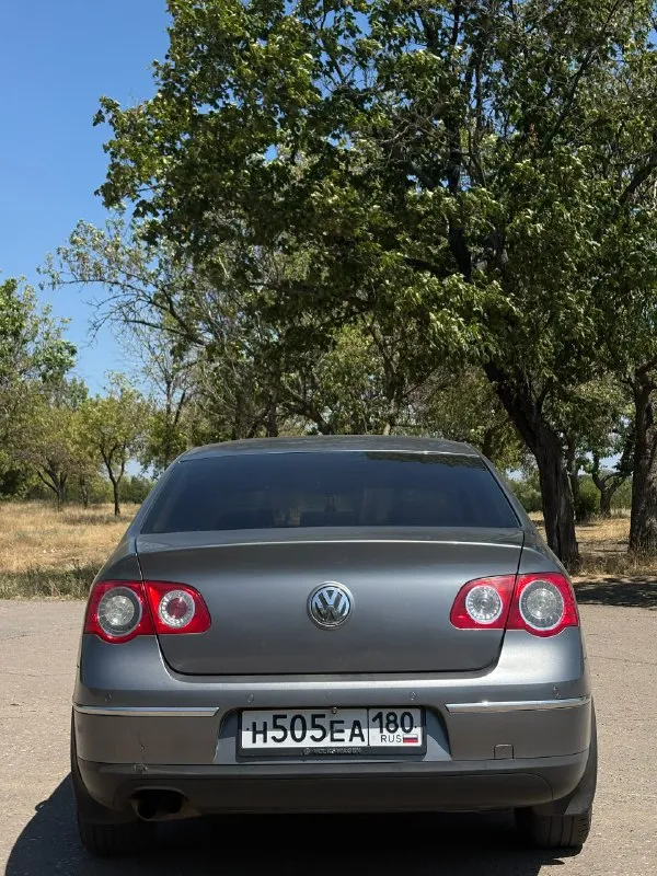 Продам немецкий лайнер volkswagen passat b6 🇩🇪
Год выпуска: 2006 год!
Пробег: 257 тыс. Км.
Коробка: автомат ( японский aisin )
Объем мотора: 2.0 fsi
Привод: передний
Очень богатая комплектация: датчик света, дождя, адаптивная оптика, передние и задние парктроники, autohold, электроручник, задние шторки, abs, esp, салон кожа-алькантара, двухзонный климат-контроль, круиз-контроль, подсветка поворотов, обогрев боковых зеркал, заднего и лобового стекла.
В фарах стоят хорошие led лампы.
Все работает исправно.
Продажа без номеров. Переоформление без проблем, я собственник.
В автомобиле лежит руководство об эксплуатации, до определенного времени обслуживался у официального дилера.
Всего 2 хозяина. Был куплен первым в автосалоне в донецке
Цена: 850.000₽ (торг присутствует)
📞Обращаться в лс или по номеру телефона +79493844577
Автомобиль находится в шахтерске.
📞 Звоните: +7(949)3844577 - фотография - 5