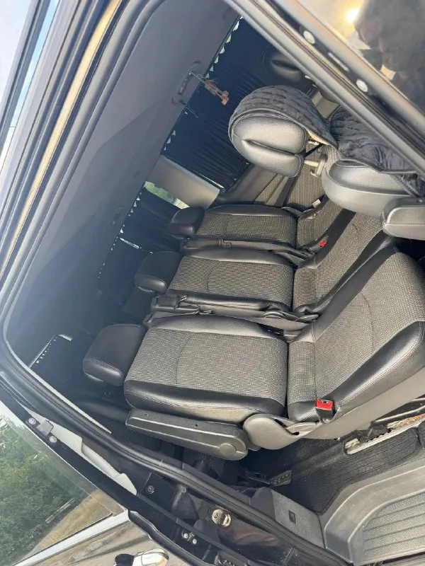 Срочная продажа
Продам mercedes виано 2012 года
2.2 Турбо дизель, мотор ни грамма масла не кушает, работает отлично.
Коробка автомат, переключает плавно, без рывков пинков и прочего.
Ходовая обслужена.
Масло в моторе поменяно на 350 000 км, сейчас 352 000 км пробег.
Кузов не гнилой.
Салон не убитый, чистый аккуратный.
Парктроники передние и задние.
Камера заднего вида.
Хорошая музыка, андроид магнитофон.
Хороший свет в фарах.
Датчик дождя, подогрев сидений передних.
Машина достойная.
Цена 1.750🍋
+7949 742 46 50
📞 Звоните: +7(949)7424650 - фотография - 7