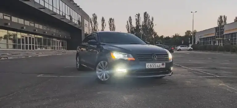 Volkswagen passat b7 wolfsburg edition
11.2014 Год.
По vin бьётся как 2015 год.
2 Ключа.
Объем - 1.8tsi (170 л. С). Aisin-6ст. (надёжный и прост).
Пробег 237000тыс. Км оригинал, не скручен.
-Цепи заменены на 213000тыс. Км.
-Спереди стоят хорошие блины и колодки brembo.
-В шикарном цвете и комплектации.
-Кожаный салон. (состояние отличное) салон полностью перетянут, и переклеен в чёрный.
-Шикарная мультимедия teyes cc3 2k 360⁰, укомплектована камерами, перед и зад, 2 usb порта, + гнездо под sim.
-Подогревы зеркал
-Подогревы передних сидений.
-Полноценный мультируль.
-Стоят качественные лампы ближний/дальний/птф; по всей машине стоят хорошие диодные лампы.
-Электро привод водительского сиденья.
-Оригинальные диски volkswagen borbet r17
-Все стекла родные.
Ещё на регистрации dpr, в рф будете первым собственником.
В машине не курили.
Машина полностью обслужена.
Все работает без нареканий, езжу каждый день!
Любые проверки на сто
+7 949 485 43 74
1 350 000 + Торг
Авт
📞 Звоните: +7(949)4854374 - фотография - 2