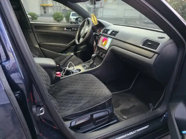 Volkswagen passat b7 wolfsburg edition
11.2014 Год.
По vin бьётся как 2015 год.
2 Ключа.
Объем - 1.8tsi (170 л. С). Aisin-6ст. (надёжный и прост).
Пробег 237000тыс. Км оригинал, не скручен.
-Цепи заменены на 213000тыс. Км.
-Спереди стоят хорошие блины и колодки brembo.
-В шикарном цвете и комплектации.
-Кожаный салон. (состояние отличное) салон полностью перетянут, и переклеен в чёрный.
-Шикарная мультимедия teyes cc3 2k 360⁰, укомплектована камерами, перед и зад, 2 usb порта, + гнездо под sim.
-Подогревы зеркал
-Подогревы передних сидений.
-Полноценный мультируль.
-Стоят качественные лампы ближний/дальний/птф; по всей машине стоят хорошие диодные лампы.
-Электро привод водительского сиденья.
-Оригинальные диски volkswagen borbet r17
-Все стекла родные.
Ещё на регистрации dpr, в рф будете первым собственником.
В машине не курили.
Машина полностью обслужена.
Все работает без нареканий, езжу каждый день!
Любые проверки на сто
+7 949 485 43 74
1 350 000 + Торг
Авт
📞 Звоните: +7(949)4854374 - фотография - 4