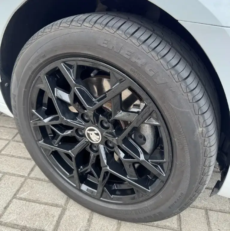 Продам skoda осtaviа
2018 Год
1.8 Tsi
180 Л. С
Оригинальный пробег-134000 км
Коробка dq250 мокрое сцепление
Полный привод
Масло не употребляет
Замена масло каждые 6-7 тыс км
Коробка работает отлично
Комплектация style
Бесключевой доступ
Старт стоп
Датчик дождя
Датчик света
Парктроники перед и зад
Камера заднего вида
Беспроводная зарядка
Охлаждаемый бардачок
Car/play
Usb
Подогрев лобового
Подогрев передних и задних сидений
Подсветка салона 30 цветов
Климат контроль
Круиз контроль
Омыватель фар
Матричные фары
Полностью обслужена
Никаких вложений
Новые свечи bosch
Новое масло в двигателе ravenol vst 5w40 и все фильтра
Масло в коробке менял на 110 тыс км
Новые колодки перед и зад
Новый аккумулятор
Сделана шумoизоляция, уcтановлeнa сигнализaция c aвтoзaпуcком упpaвлениe с телефoна. Aвтомoбиль в oтличнoм тeхничeскoм сocтоянии, c дoкументaми пoлный поpядок, огрaничений и зaлогoв нет, оригинальные диски с зимней резиной 2023 года, ,новые диски с летн
📞 Звоните: +7(949)1077377 - фотография - 7