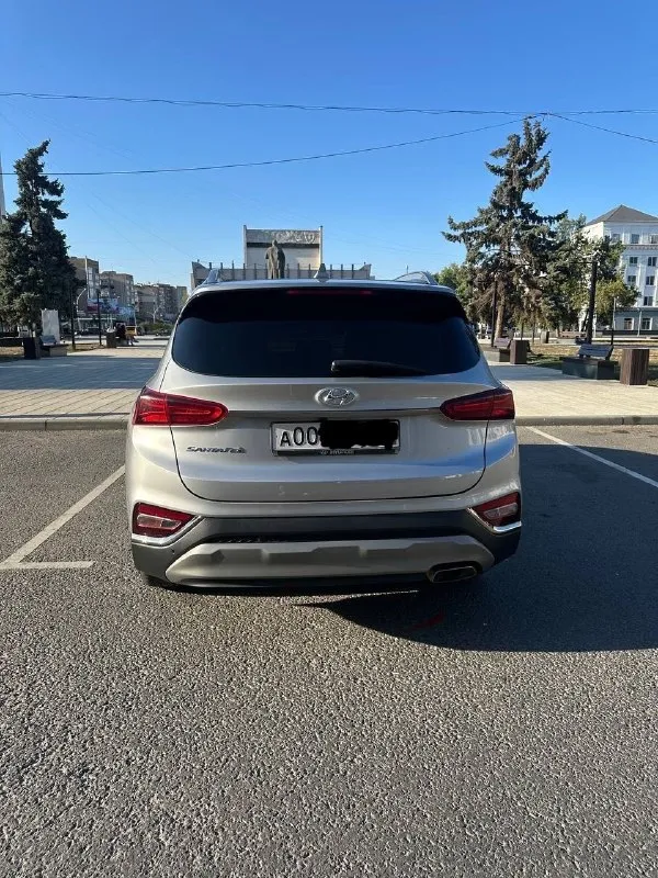 Продаю свой hyundai santa fe 2020 года
Этот кроссовер в идеальном состоянии, никогда не подводил меня, и я уверен, что станет отличным выбором для нового владельца.
Технические характеристики:
• Двигатель: 2.4 л — мощный и экономичный, работает как часы.
• Коробка передач: классический автомат — переключения плавные, без рывков.
• Ходовая часть: в отличном состоянии, обеспечивает комфорт и безопасность на дороге.
• Пробег: оригинальный, любые проверки.
Комплектация:
Этот автомобиль оснащен всем необходимым для комфортных поездок:
• Роскошный кожаный салон — приятно садиться за руль!
• Панорамная крыша — наслаждайтесь солнечными днями и звездными ночами.
• Память сидений — удобно подстраивать под себя.
• Подогрев и вентиляция сидений с несколькими режимами — комфорт в любую погоду.
• Подогрев руля — особенно приятно зимой.
• И это еще не все!
Я единственный владелец, и автомобиль всегда проходил регулярное обслуживание. Не было ни одного серьезного дтп — только аккуратна
📞 Звоните: +7(959)5339262 - фотография - 6
