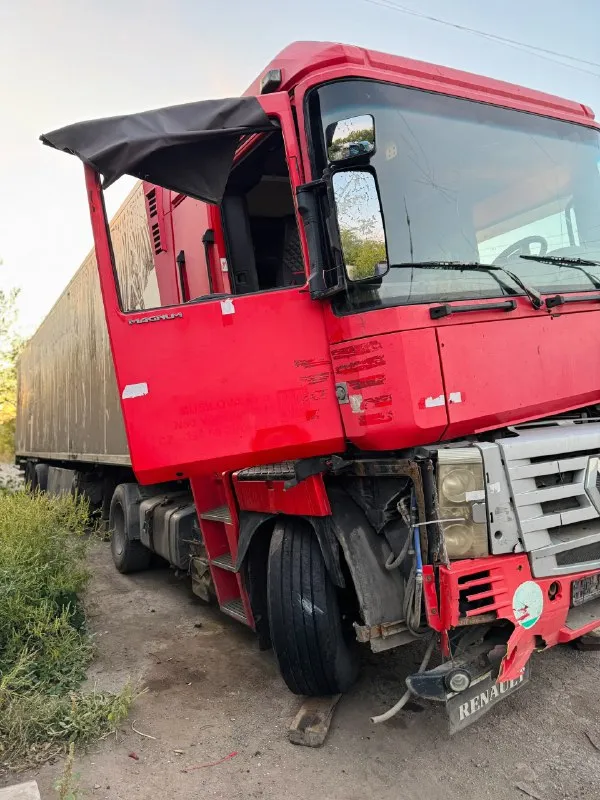 Продам renault магнум❗️целым или под разборку❗️
Документы все в порядке, владелец ❗️
По всем вопросам звонить по номеру телефона: +7 (949) 314-40-51
📞 Звоните: +7(949)3144051 - фотография - 5