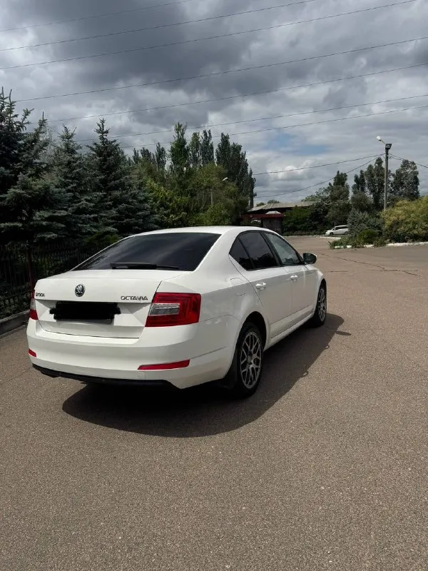 Продаю skoda octavia а7 ✅
Год 2014✅
Мотор 1.4 турбо ✅
Коробка механическая ✅
Без дтп ✅
Машина чешской сборки✅
2014 Год(машина всю жизнь в одних руках с автосалона)
Механическая трансмиссия
237 000 Пробега
Масло не кушает, в отличном состоянии, рыжиков и гнили нет, отличная динамика и управляемость, кондиционер работает все подогревы работают, нет ни единой ошибки, ничего не стучит, не гремит, не торохтит, салон в отличном состоянии, ничего не затерто и не замято,17 кованные диски на резине мишлен, зима на оригинальных дисках шипованых шинах(тоже мишлен), за машиной следили и обслуживали раньше положенного времени, замена масла каждые 6000км, колодки и тормозные диски в круг ate, по машине ничего делать не нужно, сел и поехал куда угодно, уверен кто первый приедет, тот и заберет.
За более подробной информацией звоните.
Цена: 955.000

Осмотр: г. Макеевка
Телефон для связи +7 949 485 64 94 (телеграмм) - фотография - 2