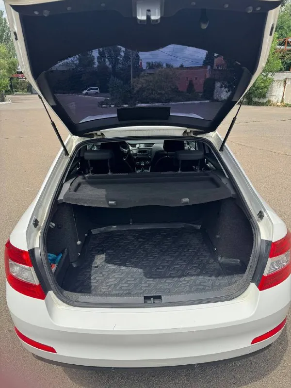 Продаю skoda octavia а7 ✅
Год 2014✅
Мотор 1.4 турбо ✅
Коробка механическая ✅
Без дтп ✅
Машина чешской сборки✅
2014 Год(машина всю жизнь в одних руках с автосалона)
Механическая трансмиссия
237 000 Пробега
Масло не кушает, в отличном состоянии, рыжиков и гнили нет, отличная динамика и управляемость, кондиционер работает все подогревы работают, нет ни единой ошибки, ничего не стучит, не гремит, не торохтит, салон в отличном состоянии, ничего не затерто и не замято,17 кованные диски на резине мишлен, зима на оригинальных дисках шипованых шинах(тоже мишлен), за машиной следили и обслуживали раньше положенного времени, замена масла каждые 6000км, колодки и тормозные диски в круг ate, по машине ничего делать не нужно, сел и поехал куда угодно, уверен кто первый приедет, тот и заберет.
За более подробной информацией звоните.
Цена: 955.000

Осмотр: г. Макеевка
Телефон для связи +7 949 485 64 94 (телеграмм) - фотография - 6