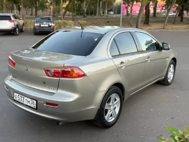 В продаже автомобиль в заводском окрасе авто не бит не крашен не одна деталь с оригинальным пробегом весь обслужен реально без вложений коробка работает как положено мотор масло не расходует видео обзор с толщиномером скину по запросу возможен обмен на ваш автомобиль все вопросы по телефону звоните
🚗Марка митсубуси ланцер
⚙Мотор 1.8 бензин
📦Коробка автомат
🏃‍♀‍➡Пробег 217 т км
📅Год выпуска 2008
💶Цена 770тысяч рублей 🔥
☎Телефон +79497257498
🏙Г мариуполь - фотография - 5