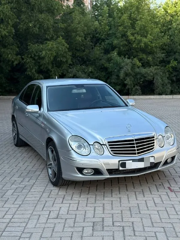 ‼️Срочно‼️
Продам
Mercedes benz e class w 211 рестайлинг
Год 2007
✅Объём двигателя: 2.5 бензин
✅Коробка : автомат
✅Колёса : r 18
✅Салон: кожа
✅Цвет: серебристый
• Автомобиль в отличном состоянии
• Двигатель работает идеально
• Не дымит не троит, масложора нет
• Коробка переключает все отлично
• Ходовая мягкая ничего не брякает
• По кузову в порядке, пару сколов ничего критичного
• Кожаный чёрный салон в хорошем состоянии
• Новая мультимедиа android
✅Богатая комплектация:
Электропривод сидений, круиз-контроль, камера заднего вида, климат контроль, подогрев сидений и тд.
В целом отличный автомобиль, за адекватные деньги
✅Город: макеевка
✅Телефон +79494035536
✅Если не отвечаю, то можно в тг
🔥🔥Цена : 900 000 рублей🔥🔥
✅Хорошему покупателю торг и комплект резины в подарок
📞 Звоните: +7(949)4035536 - фотография - 1