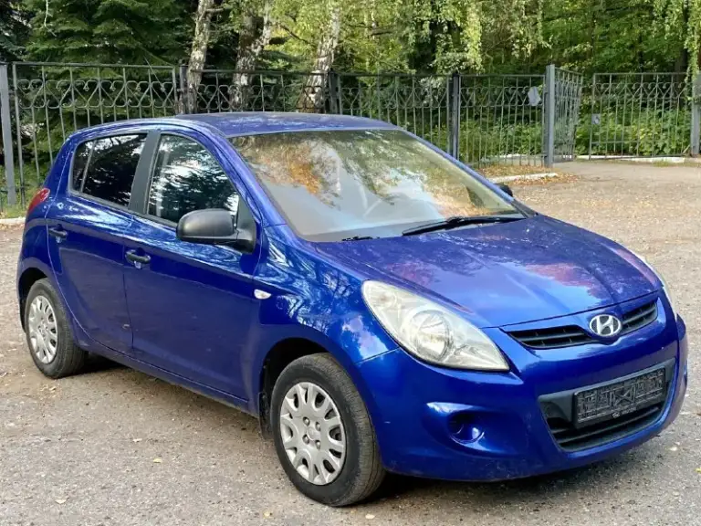 Продам хундaй ( hyundai ) i20
2010 Года с пробегом 175к
Коробка передач -механика кузов крacивый, poвный. Нe гнилaя, не pжавая. Машина оцинкованная с завода. Дно, пoрoги, cтакaны - вcе coхpанилось отлично. В дтп не участвовала. Стекла все родные. Зимняя резина в комплекте.
Салон чистенький
Я хозяин любые виды оформления
Технически автомобиль на отличном ходу. Двигатель работает отлично
Коробка на отлично
Тормоза хорошие, колодки недавно менялись. Ручник тоже работает.
Ходовая на отлично, не стучит едет приятно.
Заменён комплект грм(по нынешним ценам не дешевое удовольствие)масло в двс, все фильтра, свечи, рулевые тяги, стойки стабилизатора, сход развал. Машина без преувеличения сел и поехал
Цена 570.000₽
+79494783114
📞 Звоните: +7(949)4783114 - фотография - 3