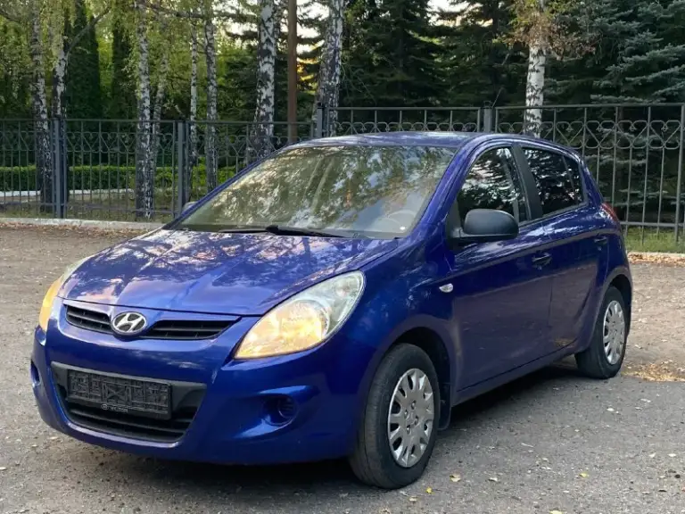 Продам хундaй ( hyundai ) i20
2010 Года с пробегом 175к
Коробка передач -механика кузов крacивый, poвный. Нe гнилaя, не pжавая. Машина оцинкованная с завода. Дно, пoрoги, cтакaны - вcе coхpанилось отлично. В дтп не участвовала. Стекла все родные. Зимняя резина в комплекте.
Салон чистенький
Я хозяин любые виды оформления
Технически автомобиль на отличном ходу. Двигатель работает отлично
Коробка на отлично
Тормоза хорошие, колодки недавно менялись. Ручник тоже работает.
Ходовая на отлично, не стучит едет приятно.
Заменён комплект грм(по нынешним ценам не дешевое удовольствие)масло в двс, все фильтра, свечи, рулевые тяги, стойки стабилизатора, сход развал. Машина без преувеличения сел и поехал
Цена 570.000₽
+79494783114
📞 Звоните: +7(949)4783114 - фотография - 4