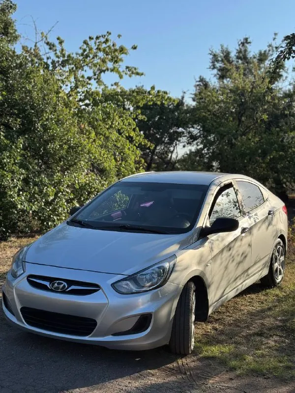Продам hyundai solaris 2012 года !
Объем двигателя: 1.6( цепной надежный мотор)
Коробка передач-5-ступенчатая механика
Пробег:170.000 км
По кузову в хорошем состоянии, без гнили и ржавчины
Машина в отличном техническом состоянии
4.000 Км назад было сделано то:
-Замена антифриза
-Замена тормозной жидкости
-Замена жидкости гур
-Замена масла и фильтров
-Замена задних сайлентблоков
-Перезаправка кондиционера ( дует на 5/5)
Удалил катализатор, и перепрошил !!!
Расход топлива- 6.7 л/100 км
На машине стоит хорошая летняя резина
Kumho 24 года выпуска, свежая, проехала очень мало
В подарок отдам почти новую зимнюю резину kumho!
Не такси, не каршеринг!
Все дополнительные вопросы по телефону:
+79495219479
Цена:685.000 тыс рублей - фотография - 3