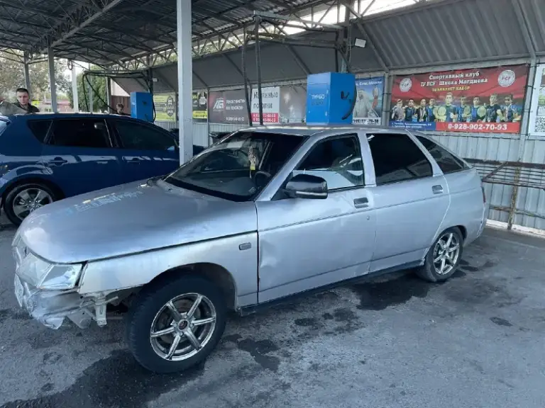 🚗 Продаю ваз 2112 — надежный друг на каждый день!
🔧 Машина проста в обслуживании, все запчасти стоят как чашка кофе — дешево и доступно.
🔥 Динамичный двигатель 16v,1.6(124) вместительный салон и багажник — идеально для поездок на работу, дачу или рыбалку.
💺 Сидеть удобно, обзор хороший, а хэтчбек позволяет загрузить что угодно — от картошки до велосипеда.
👉 Состояние: 3.5 из 5 есть куда приложить руки, двигатель капиталился 10000км назад, установлена трасса стингер паук 4-2-1
👉 Год выпуска: 2004
👉 Пробег: 320.000
👉 Цвет: снежная королева😍
👉 Цена: 150.000₽ ( присутствует хороший торг разумеется)
📞 Звоните или пишите — отвечу быстро!
+79495936803
+79001865579
Машина реально на ходу, с документами полный порядок.
📞 Звоните: +7(949)5936803 - фотография - 1