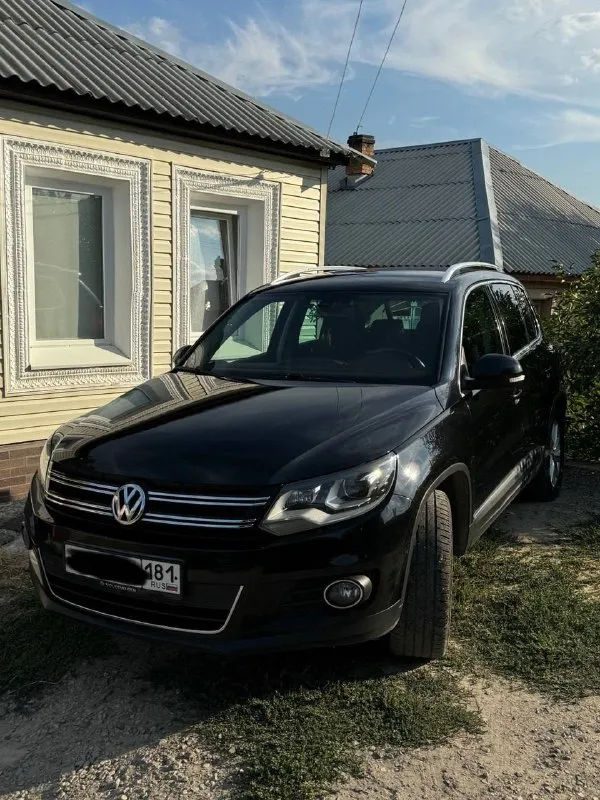 Продаётся volkswagen tiguan, 2012 год
💰 Цена: 1 650 000 ₽
📍 Луганск
⚙️ 2.0 Tsi (cawa, 170 л. С. ) / aisin / пробег 190 000 км
⸻
Живой, честный tiguan с богатой комплектацией и полной историей обслуживания.
Не перекуп, не «лишь бы продать».
Мы — поклонники марки volkswagen, брали авто для себя, со знанием дела и с любовью.
⸻
⚙️ Кратко по авто:
• ✅ Коробка aisin — обслужена, работает чётко
• ✅ Cawa 170 л. С. — в идеальном состоянии, масло не ест, работает ровно
• ✅ Пробег — 190 000 км родной, не смотан
• ✅ Ходовая вся обслужена — с умом и не дёшево:
👉 Запчасти sachs, bosch, никаких “ноунеймов”
• ✅ Кондиционер холодит, печка работает отлично
• ✅ Своевременная замена всех жидкостей и фильтров
• ✅ — Сухой, чистый и надёжный
Разгон уверенный и ровный, без провалов.
Авто едет быстро и легко, мотор тянет отлично.
Из-за обслуженной топливной и идеальному состоянию двигателя — реализует весь потенциал 170 сил‼️
Топливная система — в идеале:
• Проведено полное
📞 Звоните: +7(959)5051034 - фотография - 2