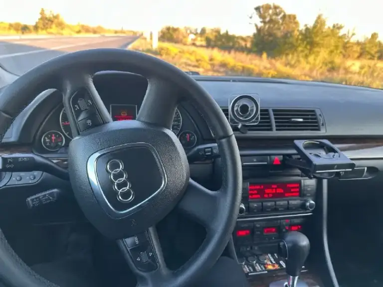 Audi а4 2007 года, пробег 239000 км. Комплектация sline. Кожаный салон, круиз контроль, климат контроль, датчики дождя и света, цена 800000₽ есть торг. С документами все в порядке, обращаться по номеру +79590353738 или в личку
📞 Звоните: +7(959)0353738 - фотография - 6