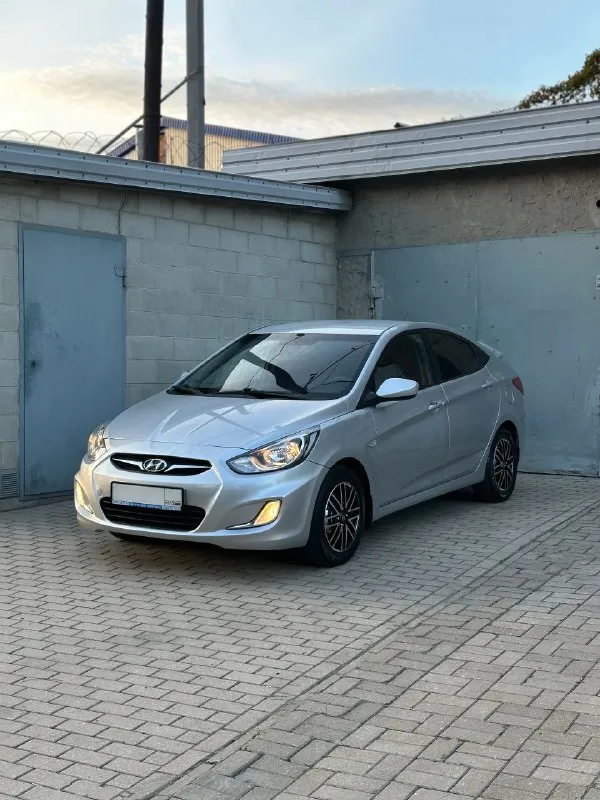 Продам: hyundai accent 1.6 (solaris)
Год выпуска: 2012
Топливо: бензин / газ
Тип кпп: механическая
Пробег: 208.000 км
✅ 1 Владелец по птс❗
- Автомобиль в хорошем состоянии, гаражное хранение.
Масло, фильтра, антифриз, колодки, аккумулятор, резина - заменены.
✅ Двигатель: 1.6л - масло не расходует, работает отлично.
- По ходовой части без нареканий. Новые амортизаторы, втулки и стойки.
✅ Комплектация:
- Сигнализация (с авто-запуском)
- Кондиционер
- Подогрев сидений
- Камера зад. Вида
- 2 Комплекта ключей
- 2 Комплекта колес
- Новый комплект гбо в подарок❗
✅ Документы:
- Птс оригинал, без штрафов и ограничений на регистрацию.
- Продажа с переоформлением в мрео❗
📍Осмотр в г. Донецк, калининский р-н.
Цена: 730.000 руб (+ торг у авто)
📞🇷🇺Звоните: +79493947904 - фотография - 5