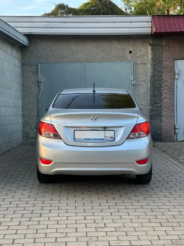 Продам: hyundai accent 1.6 (solaris)
Год выпуска: 2012
Топливо: бензин / газ
Тип кпп: механическая
Пробег: 208.000 км
✅ 1 Владелец по птс❗
- Автомобиль в хорошем состоянии, гаражное хранение.
Масло, фильтра, антифриз, колодки, аккумулятор, резина - заменены.
✅ Двигатель: 1.6л - масло не расходует, работает отлично.
- По ходовой части без нареканий. Новые амортизаторы, втулки и стойки.
✅ Комплектация:
- Сигнализация (с авто-запуском)
- Кондиционер
- Подогрев сидений
- Камера зад. Вида
- 2 Комплекта ключей
- 2 Комплекта колес
- Новый комплект гбо в подарок❗
✅ Документы:
- Птс оригинал, без штрафов и ограничений на регистрацию.
- Продажа с переоформлением в мрео❗
📍Осмотр в г. Донецк, калининский р-н.
Цена: 730.000 руб (+ торг у авто)
📞🇷🇺Звоните: +79493947904 - фотография - 7