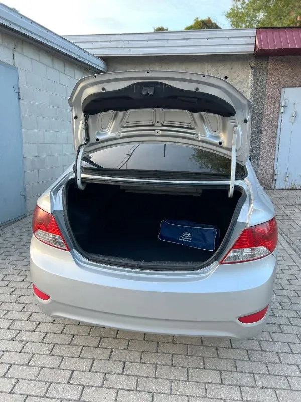 Продам: hyundai accent 1.6 (solaris)
Год выпуска: 2012
Топливо: бензин / газ
Тип кпп: механическая
Пробег: 208.000 км
✅ 1 Владелец по птс❗
- Автомобиль в хорошем состоянии, гаражное хранение.
Масло, фильтра, антифриз, колодки, аккумулятор, резина - заменены.
✅ Двигатель: 1.6л - масло не расходует, работает отлично.
- По ходовой части без нареканий. Новые амортизаторы, втулки и стойки.
✅ Комплектация:
- Сигнализация (с авто-запуском)
- Кондиционер
- Подогрев сидений
- Камера зад. Вида
- 2 Комплекта ключей
- 2 Комплекта колес
- Новый комплект гбо в подарок❗
✅ Документы:
- Птс оригинал, без штрафов и ограничений на регистрацию.
- Продажа с переоформлением в мрео❗
📍Осмотр в г. Донецк, калининский р-н.
Цена: 730.000 руб (+ торг у авто)
📞🇷🇺Звоните: +79493947904 - фотография - 8