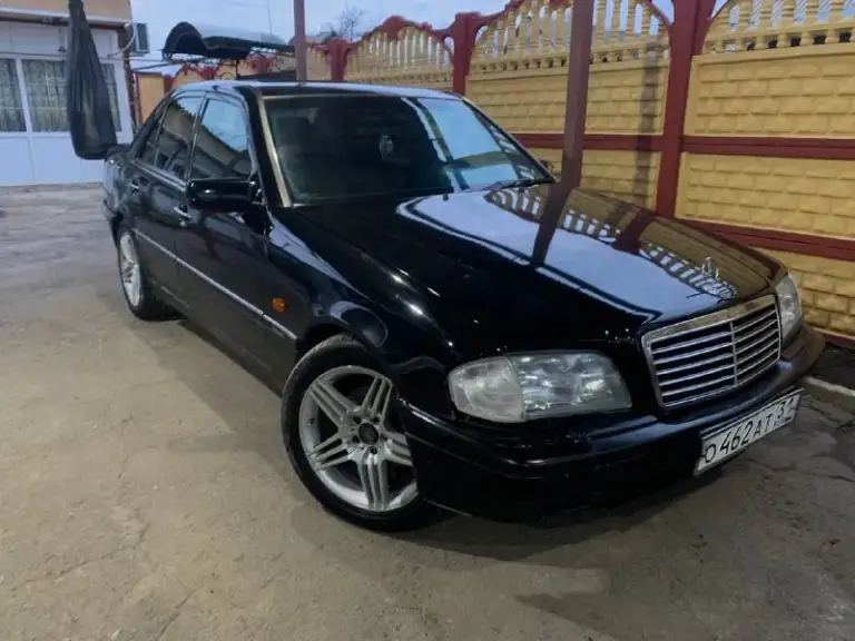 Срочная продажа
Mercedes с класс w202 1998г.
В хорошем состояние
Двигатель коробка в отличном состояние
Едет очень бодро, обьем двигателя 2.5 коробка механика
Есть недочеты по кузову коррозия на задних арках. .
Диски amg r17, музыка
С документами полный порядок
Осмотр г. Харцызск
+79490359535
Цена 335 000 руб.
Можно обмен, предлагайте.
📞 Звоните: +7(949)0359535 - фотография - 1