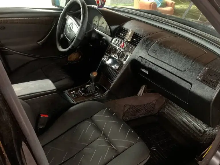 Срочная продажа
Mercedes с класс w202 1998г.
В хорошем состояние
Двигатель коробка в отличном состояние
Едет очень бодро, обьем двигателя 2.5 коробка механика
Есть недочеты по кузову коррозия на задних арках. .
Диски amg r17, музыка
С документами полный порядок
Осмотр г. Харцызск
+79490359535
Цена 335 000 руб.
Можно обмен, предлагайте.
📞 Звоните: +7(949)0359535 - фотография - 3
