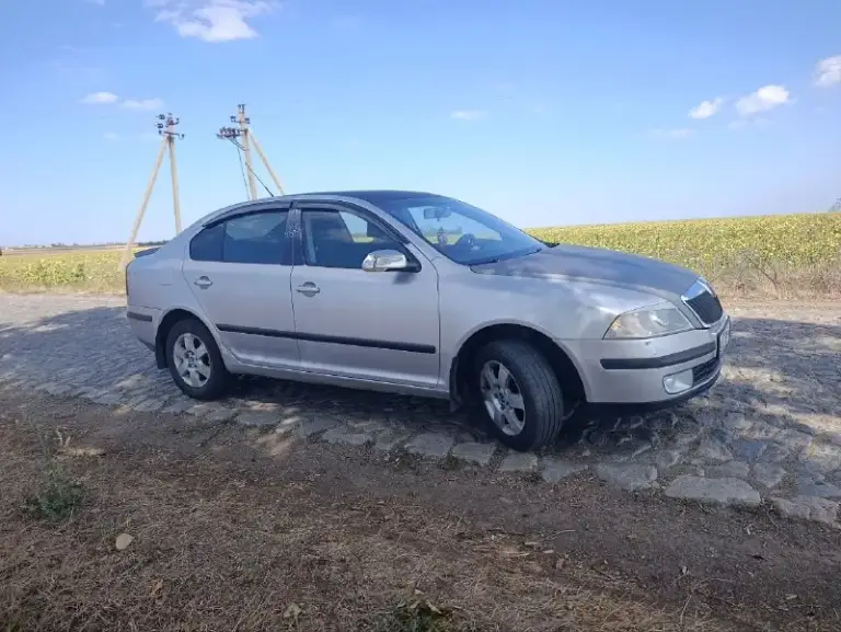 Продам собственное авто. Skoda octavia a 5 2008 г/в в хорошем состоянии, цена в рублях 519 тыс руб торг у капота. (180 регион) любой вид оформления, двигатель 1,6 mpi бензин/газ евро 4, расход 8 л. Акб супер. Двс после кап ремонта, работает как часы. Кпп включается четко, сцепление недавно менялось, ходовка перебиралась, энергоёмкая и комфортная в ходу. Ручник исправен, к электрике вопросов нет. Кузов оцинкован, зашумлена, стоят литые диски r 15 на летней резине, салон в достойном виде, установлены новые eva коврики, потолок алькантара. Оснащена центральный замок, защита от детей, бортовой компьютер. Эур, серво руль регулируется в двух плоскостях. Abs, esp, 2 airbag, корректор фар, 4 эл стеклоподъёмника. Эл привод багажника, 2-х зонный климат контроль, бардачок с функцией охлаждения. Эл регулировка и подогрев зеркал, обогрев заднего стекла, микролифт, линзованная оптика. Птф, впереди и сзади, штатная магнитола с приятным
📲 Tg: олечка
📞 Звоните: +7(948)4525644 - фотография - 1