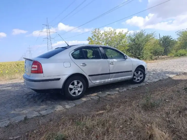 Продам собственное авто. Skoda octavia a 5 2008 г/в в хорошем состоянии, цена в рублях 519 тыс руб торг у капота. (180 регион) любой вид оформления, двигатель 1,6 mpi бензин/газ евро 4, расход 8 л. Акб супер. Двс после кап ремонта, работает как часы. Кпп включается четко, сцепление недавно менялось, ходовка перебиралась, энергоёмкая и комфортная в ходу. Ручник исправен, к электрике вопросов нет. Кузов оцинкован, зашумлена, стоят литые диски r 15 на летней резине, салон в достойном виде, установлены новые eva коврики, потолок алькантара. Оснащена центральный замок, защита от детей, бортовой компьютер. Эур, серво руль регулируется в двух плоскостях. Abs, esp, 2 airbag, корректор фар, 4 эл стеклоподъёмника. Эл привод багажника, 2-х зонный климат контроль, бардачок с функцией охлаждения. Эл регулировка и подогрев зеркал, обогрев заднего стекла, микролифт, линзованная оптика. Птф, впереди и сзади, штатная магнитола с приятным
📲 Tg: олечка
📞 Звоните: +7(948)4525644 - фотография - 2