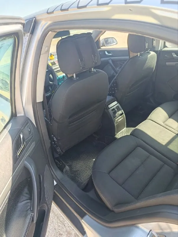 Продам собственное авто. Skoda octavia a 5 2008 г/в в хорошем состоянии, цена в рублях 519 тыс руб торг у капота. (180 регион) любой вид оформления, двигатель 1,6 mpi бензин/газ евро 4, расход 8 л. Акб супер. Двс после кап ремонта, работает как часы. Кпп включается четко, сцепление недавно менялось, ходовка перебиралась, энергоёмкая и комфортная в ходу. Ручник исправен, к электрике вопросов нет. Кузов оцинкован, зашумлена, стоят литые диски r 15 на летней резине, салон в достойном виде, установлены новые eva коврики, потолок алькантара. Оснащена центральный замок, защита от детей, бортовой компьютер. Эур, серво руль регулируется в двух плоскостях. Abs, esp, 2 airbag, корректор фар, 4 эл стеклоподъёмника. Эл привод багажника, 2-х зонный климат контроль, бардачок с функцией охлаждения. Эл регулировка и подогрев зеркал, обогрев заднего стекла, микролифт, линзованная оптика. Птф, впереди и сзади, штатная магнитола с приятным
📲 Tg: олечка
📞 Звоните: +7(948)4525644 - фотография - 8