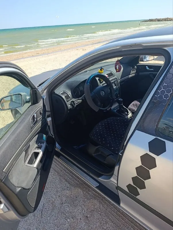 Продам собственное авто. Skoda octavia a 5 2008 г/в в хорошем состоянии, цена в рублях 519 тыс руб торг у капота. (180 регион) любой вид оформления, двигатель 1,6 mpi бензин/газ евро 4, расход 8 л. Акб супер. Двс после кап ремонта, работает как часы. Кпп включается четко, сцепление недавно менялось, ходовка перебиралась, энергоёмкая и комфортная в ходу. Ручник исправен, к электрике вопросов нет. Кузов оцинкован, зашумлена, стоят литые диски r 15 на летней резине, салон в достойном виде, установлены новые eva коврики, потолок алькантара. Оснащена центральный замок, защита от детей, бортовой компьютер. Эур, серво руль регулируется в двух плоскостях. Abs, esp, 2 airbag, корректор фар, 4 эл стеклоподъёмника. Эл привод багажника, 2-х зонный климат контроль, бардачок с функцией охлаждения. Эл регулировка и подогрев зеркал, обогрев заднего стекла, микролифт, линзованная оптика. Птф, впереди и сзади, штатная магнитола с приятным
📲 Tg: олечка
📞 Звоните: +7(948)4525644 - фотография - 9