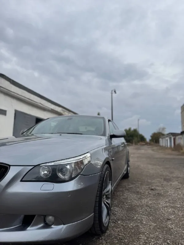 Продам bmw 525i 2006 год
Двигатель : 2.5 ат (218 л. С)🚀
Пробег : 283.000 км
Машина в отличном состоянии, как технически так и внешне.
Комплектация : обогрев лобового, заднего и боковых стекл, обогрев руля, электро-регулировка сидений, адаптивная коробка, адаптивная оптика, партроники, старт-стоп, ангельские глазки, адаптивная рулевая рейка, провождение домой, шторка заднего стекла, подогрев сидений и многое другое.
В машине стоит хорошая музыка, качественная и в тоже время приятная к слуху.
R19, обвес на автомобиль делала компания yk.
Имеется аварийный комплект и запаска, полностью новые ( не тронуты вовсе )✅
С 2018 года ведется книга, которая велась каждый владельцем, там описано каждое то автомобиля ( имеется на руках )✅
3 Комплекта ключей.
Новая летняя резина, а также диски r17

Цена : 1.050.000 рублей.
Готовы на любые проверки за ваш счет ✅
Звонить по номеру телефона : +79496072294 - фотография - 9