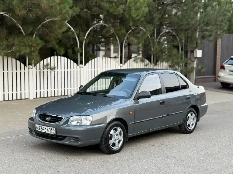 Марка/модель: hyundai accent
Год выпуска: 2005
Двигатель: 1.6
Привод: передний
Трансмиссия: мкпп
Пробег: 240.000 км
Цена: 400.000
Находится в луганске
Тел. +79595595647
Отдам в хорошие руки отличный автомобиль, машинка ухоженная, вся целая, кузов ровный, салон чистый.
Кузов не гнилой, все что нужно работает, кондиционер холодит, по технике все отлично из ближайших вложений я бы заменил бендекс, и подушки двигателя, больше нареканий нет, все обслужено, за авто следили, на машине ездила дочь. Продавать не планировали но срочно нужны деньги.
Приезжайте смотрите готов на любые проверки.
📞 Звоните: +7(959)5595647 - фотография - 1