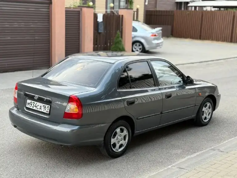 Марка/модель: hyundai accent
Год выпуска: 2005
Двигатель: 1.6
Привод: передний
Трансмиссия: мкпп
Пробег: 240.000 км
Цена: 400.000
Находится в луганске
Тел. +79595595647
Отдам в хорошие руки отличный автомобиль, машинка ухоженная, вся целая, кузов ровный, салон чистый.
Кузов не гнилой, все что нужно работает, кондиционер холодит, по технике все отлично из ближайших вложений я бы заменил бендекс, и подушки двигателя, больше нареканий нет, все обслужено, за авто следили, на машине ездила дочь. Продавать не планировали но срочно нужны деньги.
Приезжайте смотрите готов на любые проверки.
📞 Звоните: +7(959)5595647 - фотография - 4