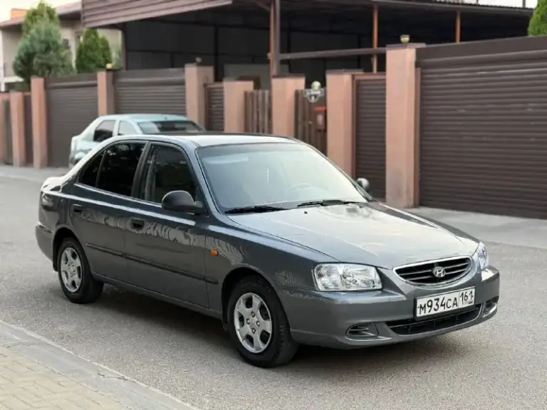 Марка/модель: hyundai accent
Год выпуска: 2005
Двигатель: 1.6
Привод: передний
Трансмиссия: мкпп
Пробег: 240.000 км
Цена: 400.000
Находится в луганске
Тел. +79595595647
Отдам в хорошие руки отличный автомобиль, машинка ухоженная, вся целая, кузов ровный, салон чистый.
Кузов не гнилой, все что нужно работает, кондиционер холодит, по технике все отлично из ближайших вложений я бы заменил бендекс, и подушки двигателя, больше нареканий нет, все обслужено, за авто следили, на машине ездила дочь. Продавать не планировали но срочно нужны деньги.
Приезжайте смотрите готов на любые проверки.
📞 Звоните: +7(959)5595647 - фотография - 6
