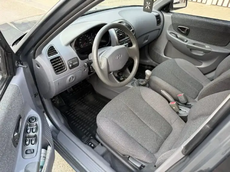 Марка/модель: hyundai accent
Год выпуска: 2005
Двигатель: 1.6
Привод: передний
Трансмиссия: мкпп
Пробег: 240.000 км
Цена: 400.000
Находится в луганске
Тел. +79595595647
Отдам в хорошие руки отличный автомобиль, машинка ухоженная, вся целая, кузов ровный, салон чистый.
Кузов не гнилой, все что нужно работает, кондиционер холодит, по технике все отлично из ближайших вложений я бы заменил бендекс, и подушки двигателя, больше нареканий нет, все обслужено, за авто следили, на машине ездила дочь. Продавать не планировали но срочно нужны деньги.
Приезжайте смотрите готов на любые проверки.
📞 Звоните: +7(959)5595647 - фотография - 8