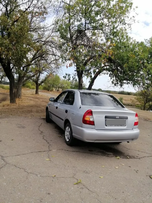 Продам hyundai accent, 2005 г. , 1.5 л. , механика.
Цена 435 тыс. Руб.
Документы чистые, без штрафов, запретов, ограничений, птс оригинал.
Дкп, стс, птс на руках.
По технике отлично все. Новые тормоза в круг. Работает тихо, коробка без нареканий, не выбивает, не хрустит. Кузов ровный, без рыжиков.
Электрика исправна.
Комплектация: гур, кондиционер, сигнализация, 2 эл. Стеклоподъёмника. Кондиционер заправлен, радиатор новый.
Музыка 4 динамика, играет не плохо.
Дно, стаканы, пороги целые. Лобовое целое.
Резина лето, свежая.
Автомобиль на полном ходу.
Салон ухожен. Печка дует.
Обмен не интересует.
Макеевка, шахтерск +79496306865
📲 Tg: вано
📞 Звоните: +7(949)6306865 - фотография - 2