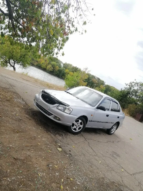 Продам hyundai accent, 2005 г. , 1.5 л. , механика.
Цена 435 тыс. Руб.
Документы чистые, без штрафов, запретов, ограничений, птс оригинал.
Дкп, стс, птс на руках.
По технике отлично все. Новые тормоза в круг. Работает тихо, коробка без нареканий, не выбивает, не хрустит. Кузов ровный, без рыжиков.
Электрика исправна.
Комплектация: гур, кондиционер, сигнализация, 2 эл. Стеклоподъёмника. Кондиционер заправлен, радиатор новый.
Музыка 4 динамика, играет не плохо.
Дно, стаканы, пороги целые. Лобовое целое.
Резина лето, свежая.
Автомобиль на полном ходу.
Салон ухожен. Печка дует.
Обмен не интересует.
Макеевка, шахтерск +79496306865
📲 Tg: вано
📞 Звоните: +7(949)6306865 - фотография - 5