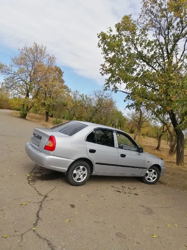 Продам hyundai accent, 2005 г. , 1.5 л. , механика.
Цена 435 тыс. Руб.
Документы чистые, без штрафов, запретов, ограничений, птс оригинал.
Дкп, стс, птс на руках.
По технике отлично все. Новые тормоза в круг. Работает тихо, коробка без нареканий, не выбивает, не хрустит. Кузов ровный, без рыжиков.
Электрика исправна.
Комплектация: гур, кондиционер, сигнализация, 2 эл. Стеклоподъёмника. Кондиционер заправлен, радиатор новый.
Музыка 4 динамика, играет не плохо.
Дно, стаканы, пороги целые. Лобовое целое.
Резина лето, свежая.
Автомобиль на полном ходу.
Салон ухожен. Печка дует.
Обмен не интересует.
Макеевка, шахтерск +79496306865
📲 Tg: вано
📞 Звоните: +7(949)6306865 - фотография - 8