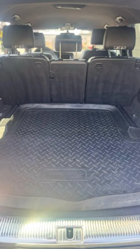 Продам audi q7, 2009год. Рестайлинг. 3.0 самый надежный. Машина в отличном состоянии, s-line пакет, кожаный салон с альконтарой тоже s-line, 2-х зонный климат контроль, без пневмы, круиз контроль, подогрев сидений, диски r20, два комплекта резины. В отличном состоянии. Полностью обслужена. Пробег 240. Цена 2.100.000. Возможна продажа в кредит. Осмотр донецк +79494956671 богдан +7-985-208-16-09. +79494498253
📞 Звоните: +7(949)4956671 - фотография - 9