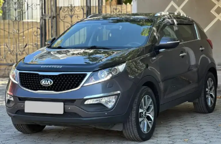 Продам авто kia sportage рейсталинг ( kia спортэйдж) 2.0
Год выпуска: 2015 год
Пробег: 165.000
Один единственный хозяин.
Автомобиль в отличном состояние, очень надежная, семейная и практичная машина. Без подводных камней.
Двигатель без нареканий
Коробка идеальная
Ходовая перебранна.
Отличная комплектация: 2х зонный климат, мультируль, штатная навигация, блютуз, электро зеркала, хорошая аудио система, подогрев руля, подогрев передних-задних сидений, круиз-контроль, камера заднего вида, датчики дождя и света, и много других интересных функций.
Работает в автомобиле всё.
Без дтп, птс оригинал, два ключа,
Переоформление в мрэо или по дпк.
На остальные вопросы готов ответить по телефону.
Цена: 1.345.000
+7 949 4401992
+7 949 450 11 54
📞 Звоните: +7(949)4401992 - фотография - 1
