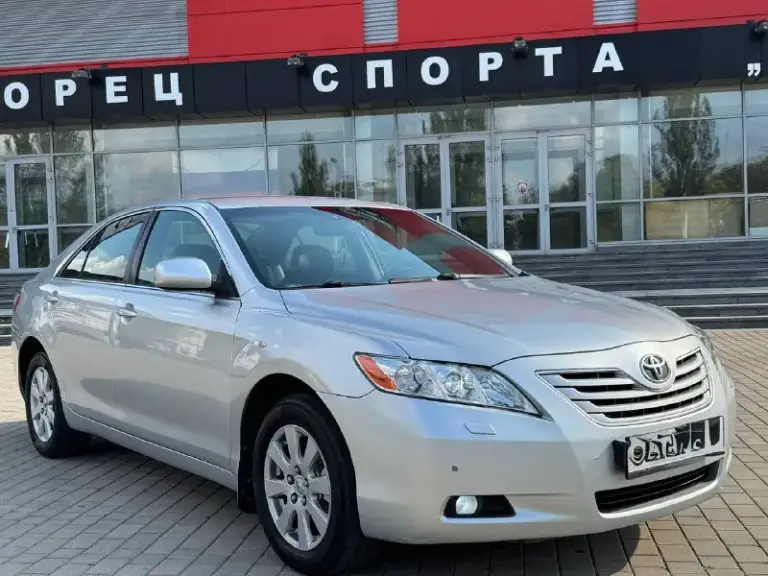 Продам срочно сtoyota camry 243.000км 2.4 живая не гнилая мотор коробка без нареканий в хорошей комплектации климат рабочи ходовка как мячик машина в очень хорошем состоянии для своих лет без дтп мотор масло не есть авто без вложений сель и поехал все остальные вопросы по телефону звоните пишите ! +7949-467-65-94 цена 870.000торг - фотография - 1
