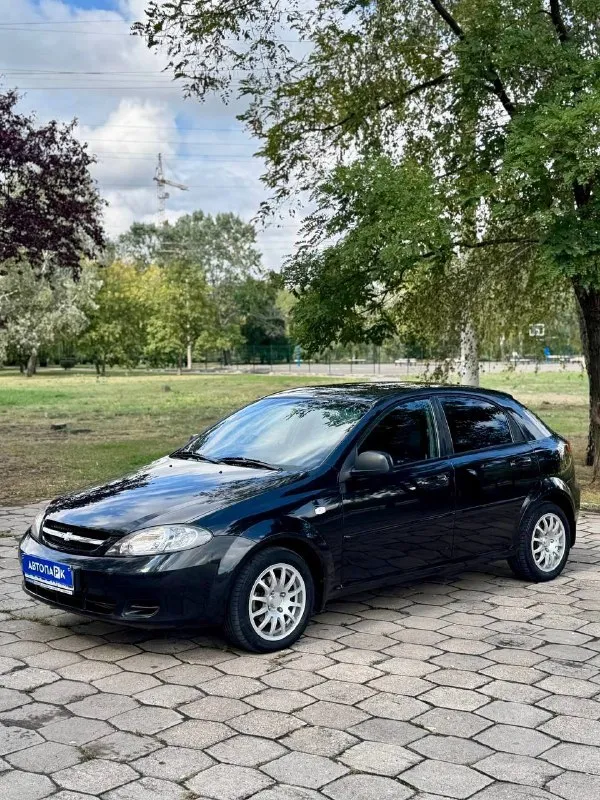 🇰🇵 Chevrolet lacetti 5d

💰Цена: 630 000р.
🏢Город: мариуполь
📅Год выпуска: 2011
🧾Пробег: 174 580 км.
⚙️Двигатель: 1.6 16v
⛽Топливо: бензин
⚙️Кпп: механика

📞 Телефон:

+7-949-727-41-51
+7-949-551-91-52
+7-989-263-55-56

💾 Описание:

✅ Родная краска (2 косметических подкраса).

🚙 Двигатель отличный, резвый, без расхода масла. Кпп и сцепление на отлично. Ходовая без посторонних звуков, мягкая, салон в отличном состоянии.

❄️ Кондиционер (холодит шикарно), гур, abs, 2 подушки безопасности, центральный замок, красивые литые диски.

Улица шевченко 2️⃣6️⃣9️⃣

⚠️Бесплатно доставим этот или другой автомобиль в донецк, макеевку, бердянск, мелитополь и другие города новых территорий после детального видеообзора со всевозможными диагностиками⚠️

🏦 Возможна продажа в кредит по двум документам. - фотография - 3