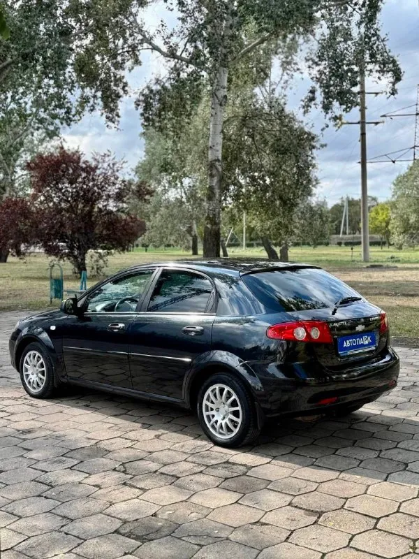 🇰🇵 Chevrolet lacetti 5d

💰Цена: 630 000р.
🏢Город: мариуполь
📅Год выпуска: 2011
🧾Пробег: 174 580 км.
⚙️Двигатель: 1.6 16v
⛽Топливо: бензин
⚙️Кпп: механика

📞 Телефон:

+7-949-727-41-51
+7-949-551-91-52
+7-989-263-55-56

💾 Описание:

✅ Родная краска (2 косметических подкраса).

🚙 Двигатель отличный, резвый, без расхода масла. Кпп и сцепление на отлично. Ходовая без посторонних звуков, мягкая, салон в отличном состоянии.

❄️ Кондиционер (холодит шикарно), гур, abs, 2 подушки безопасности, центральный замок, красивые литые диски.

Улица шевченко 2️⃣6️⃣9️⃣

⚠️Бесплатно доставим этот или другой автомобиль в донецк, макеевку, бердянск, мелитополь и другие города новых территорий после детального видеообзора со всевозможными диагностиками⚠️

🏦 Возможна продажа в кредит по двум документам. - фотография - 4
