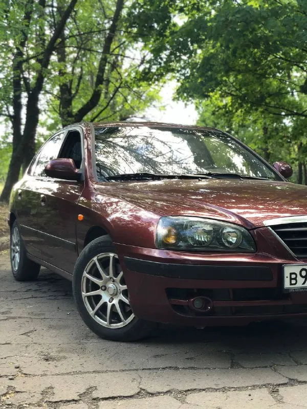 Собственник. Продам hyundai 2008 года, двигатель 1.6, коробка автомат, пробег родной 241 тысяча.
Автомобиль в достойном состоянии, практически весь в родном окрасе ( косметический окрас двух элементов, без шпатлевки ) на полном и уверенном ходу, езжу каждый день. Комплектация: гур, абс, кондиционер, подогрев зеркал, заднего стекла, сидений, электрорегулировка фар и зеркал.
Все обслужено. По кузову есть мелкие сколы и царапины, в живую автомобиль смотрится так же как и на фото, к продаже не готовил, подкапотное пространство не вымывал.
Стаканы, ланжероны, пороги и днище в идеальном состоянии, сварки не видели, дыр, рыжиков нет.
Стоимость автомобиля 580 тысяч, обоснованно поторгуюсь.
2 Комплекта колес (летняя резина новая).
+79494149772 - фотография - 1