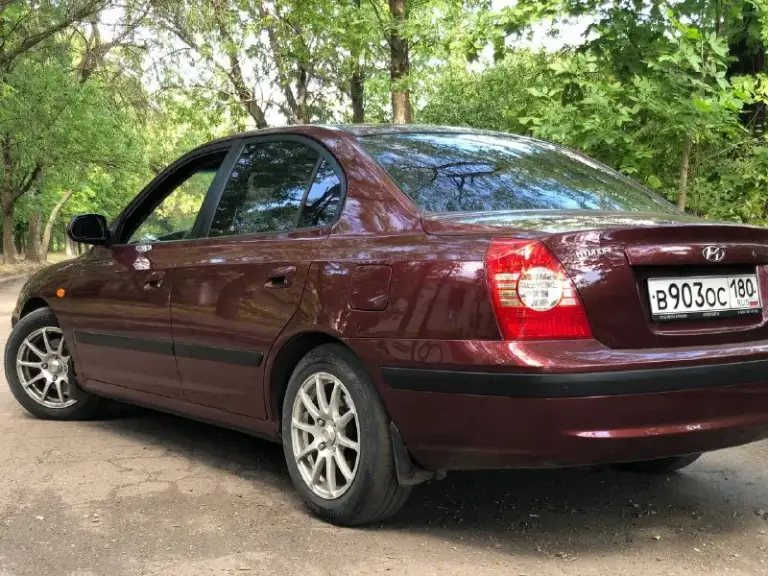 Собственник. Продам hyundai 2008 года, двигатель 1.6, коробка автомат, пробег родной 241 тысяча.
Автомобиль в достойном состоянии, практически весь в родном окрасе ( косметический окрас двух элементов, без шпатлевки ) на полном и уверенном ходу, езжу каждый день. Комплектация: гур, абс, кондиционер, подогрев зеркал, заднего стекла, сидений, электрорегулировка фар и зеркал.
Все обслужено. По кузову есть мелкие сколы и царапины, в живую автомобиль смотрится так же как и на фото, к продаже не готовил, подкапотное пространство не вымывал.
Стаканы, ланжероны, пороги и днище в идеальном состоянии, сварки не видели, дыр, рыжиков нет.
Стоимость автомобиля 580 тысяч, обоснованно поторгуюсь.
2 Комплекта колес (летняя резина новая).
+79494149772 - фотография - 3