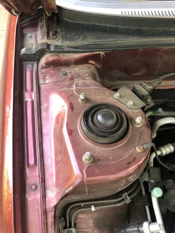 Собственник. Продам hyundai 2008 года, двигатель 1.6, коробка автомат, пробег родной 241 тысяча.
Автомобиль в достойном состоянии, практически весь в родном окрасе ( косметический окрас двух элементов, без шпатлевки ) на полном и уверенном ходу, езжу каждый день. Комплектация: гур, абс, кондиционер, подогрев зеркал, заднего стекла, сидений, электрорегулировка фар и зеркал.
Все обслужено. По кузову есть мелкие сколы и царапины, в живую автомобиль смотрится так же как и на фото, к продаже не готовил, подкапотное пространство не вымывал.
Стаканы, ланжероны, пороги и днище в идеальном состоянии, сварки не видели, дыр, рыжиков нет.
Стоимость автомобиля 580 тысяч, обоснованно поторгуюсь.
2 Комплекта колес (летняя резина новая).
+79494149772 - фотография - 5