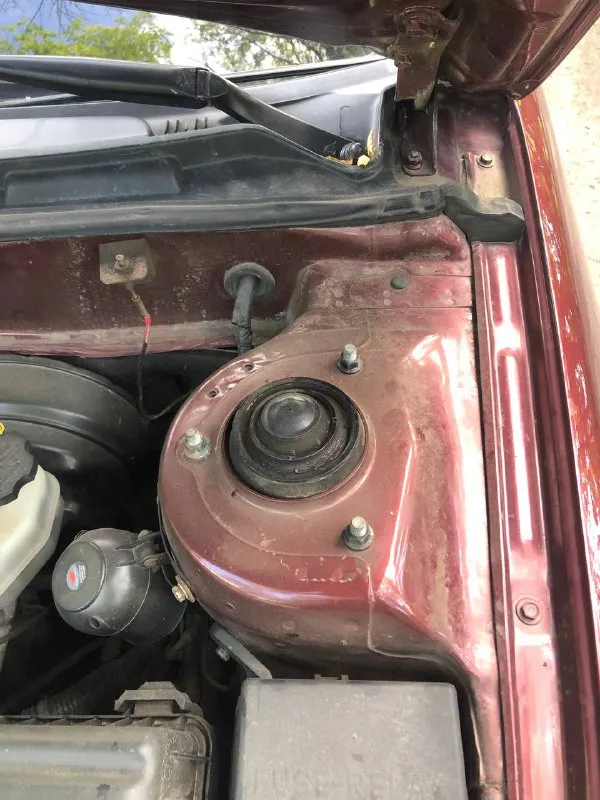 Собственник. Продам hyundai 2008 года, двигатель 1.6, коробка автомат, пробег родной 241 тысяча.
Автомобиль в достойном состоянии, практически весь в родном окрасе ( косметический окрас двух элементов, без шпатлевки ) на полном и уверенном ходу, езжу каждый день. Комплектация: гур, абс, кондиционер, подогрев зеркал, заднего стекла, сидений, электрорегулировка фар и зеркал.
Все обслужено. По кузову есть мелкие сколы и царапины, в живую автомобиль смотрится так же как и на фото, к продаже не готовил, подкапотное пространство не вымывал.
Стаканы, ланжероны, пороги и днище в идеальном состоянии, сварки не видели, дыр, рыжиков нет.
Стоимость автомобиля 580 тысяч, обоснованно поторгуюсь.
2 Комплекта колес (летняя резина новая).
+79494149772 - фотография - 6
