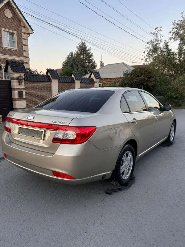 Продается chevrolet epica 2011 года в отличном состоянии.
Двигатель 2.0 (бензин) работает идеально, коробка-автомат — без нареканий.
Пробег: 179 000 км (родной).
Гарантированно без дтп, кузов в родной краске. Любые проверки приветствуются.
Автотека "зеленая".
Технически полностью обслужена, вложений не требует. Салон чистый и ухоженный. Кузов без гнили и так далее, состояние машины как новая
Цена: 780 000 ₽ (торг).
Продажа от собственника, переоформление строго через гибдд.
Звоните: telegram: - фотография - 6